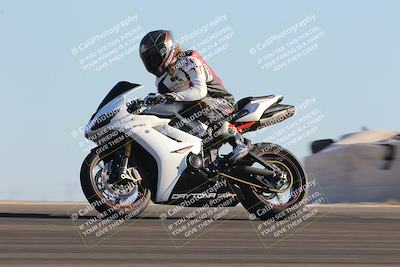 media/Nov-06-2023-Moto Forza (Mon) [[ce023d0744]]/3-Intermediate Group/Session 5 (Turn 9)/